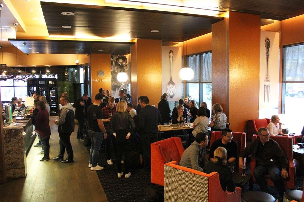 Rydges Wellington Hotel Restoran gambar